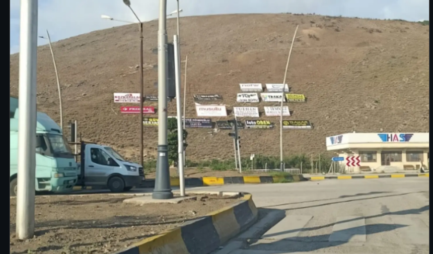 Antakya’nın Girişi Bu Şekilde Olmamalıydı: Verilen İzinler Kirlilik Sebebi?