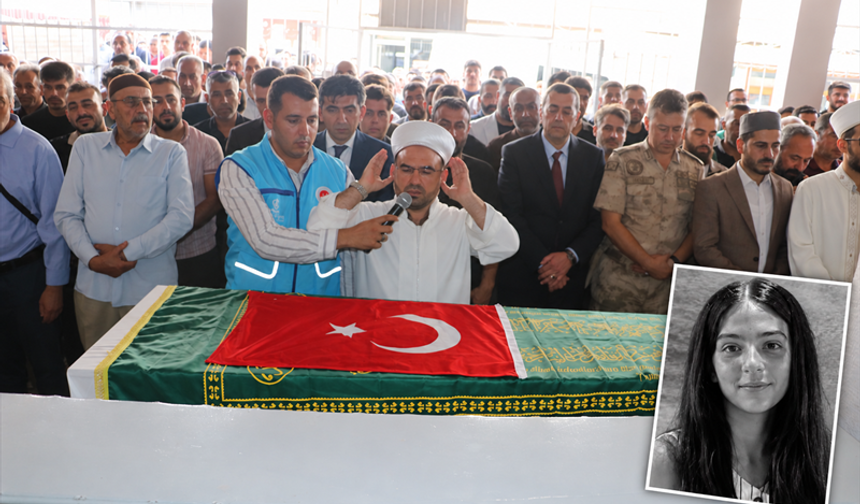 Hatay’da Saliha Miray’a acı veda: Kardeşinin yanına defnedildi