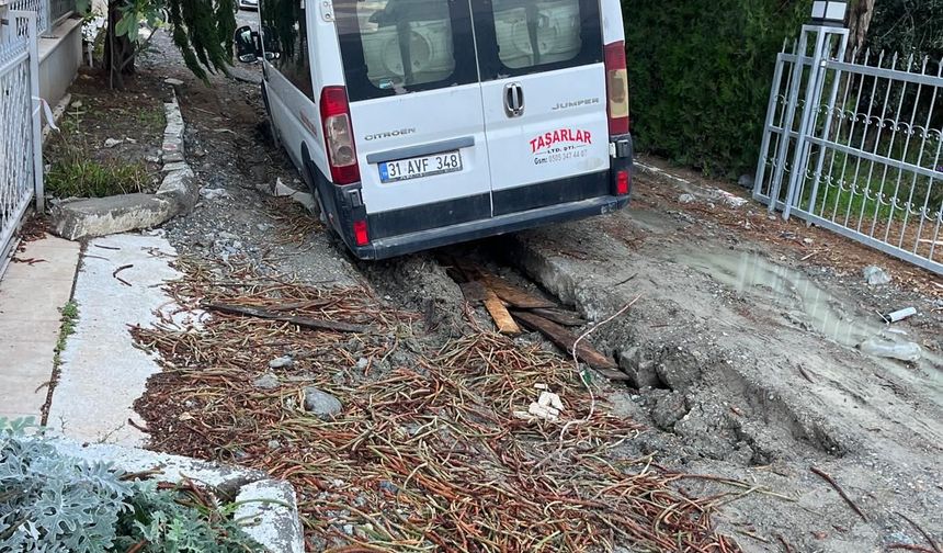 Arsuz'un Yolları Köstebek Yuvası: Belediye Nerede?