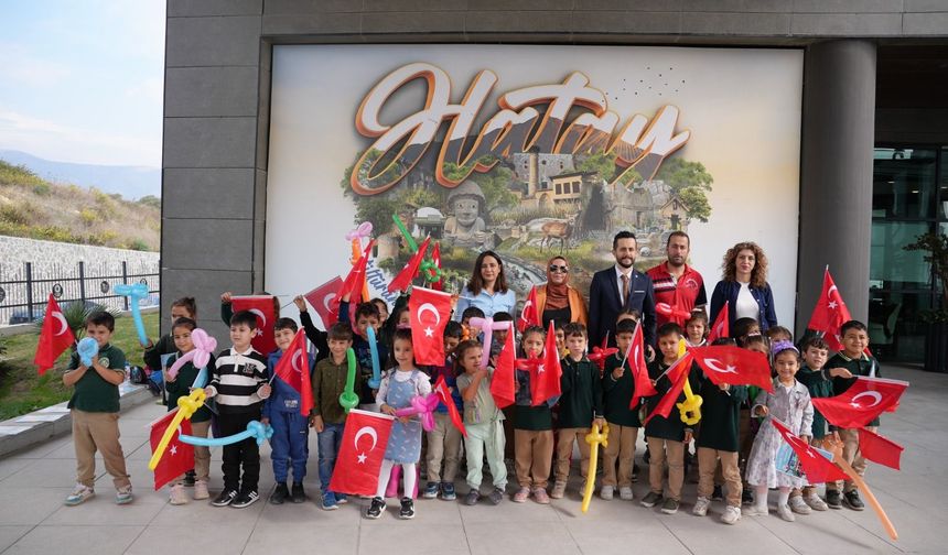 Cumhuriyet Coşkusu Minik Ellerle Kömbe Atölyesine Taşındı